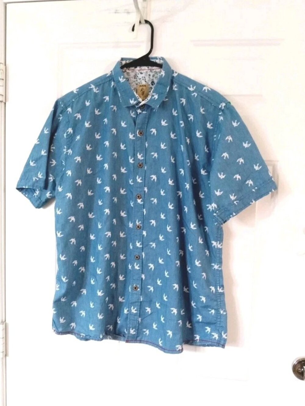 MNM Blue Men's Large Hawaiian Style Swallows Print Button Up Short Sleeve Shirt